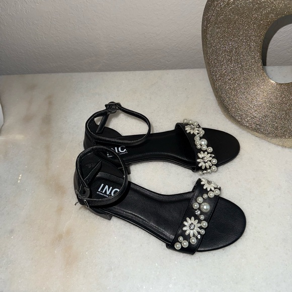Girl’s INC Black Sandals with Pearl and Flower Accents - Picture 1 of 8